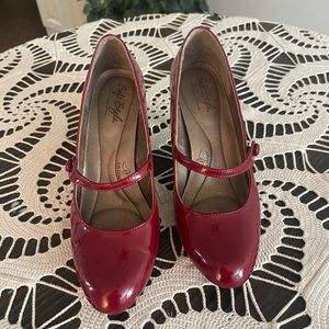 Soft style- hush puppies company